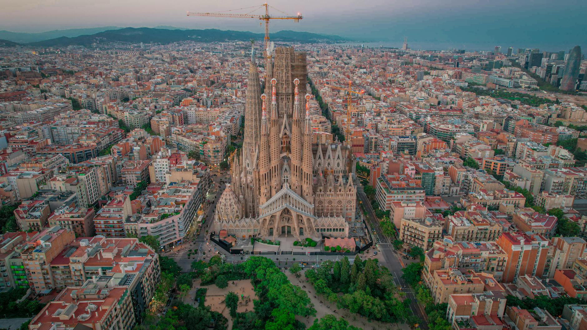 Barcelona Getaway: Best Travel Deals, Top Sights, and Where to Eat in Catalonia’s Capital